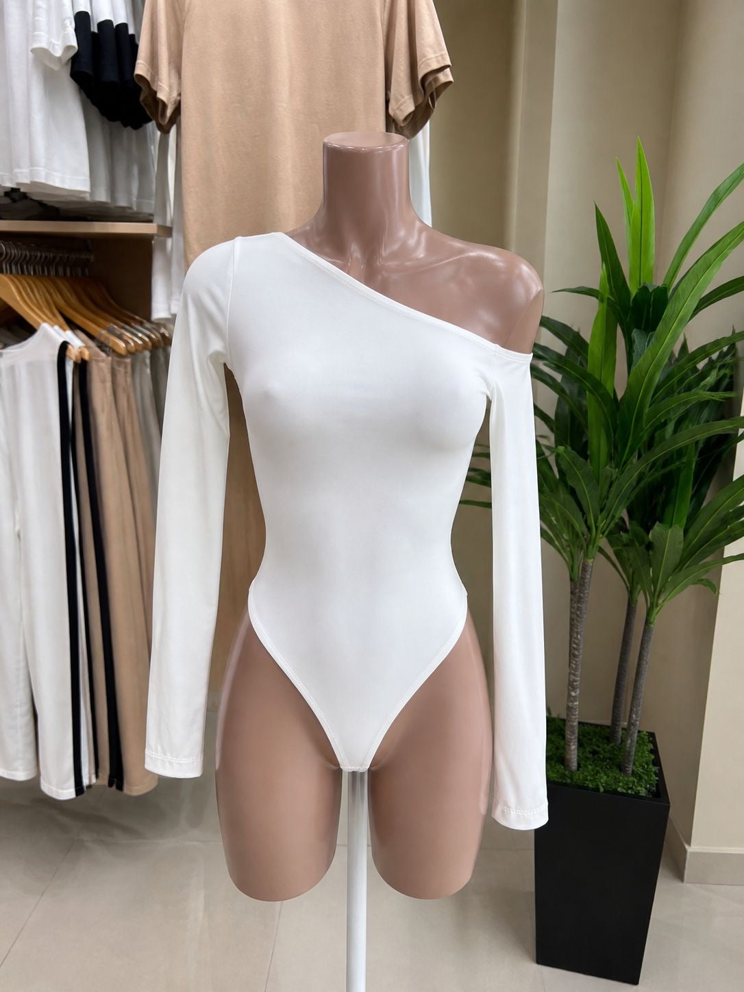 BODY LIA